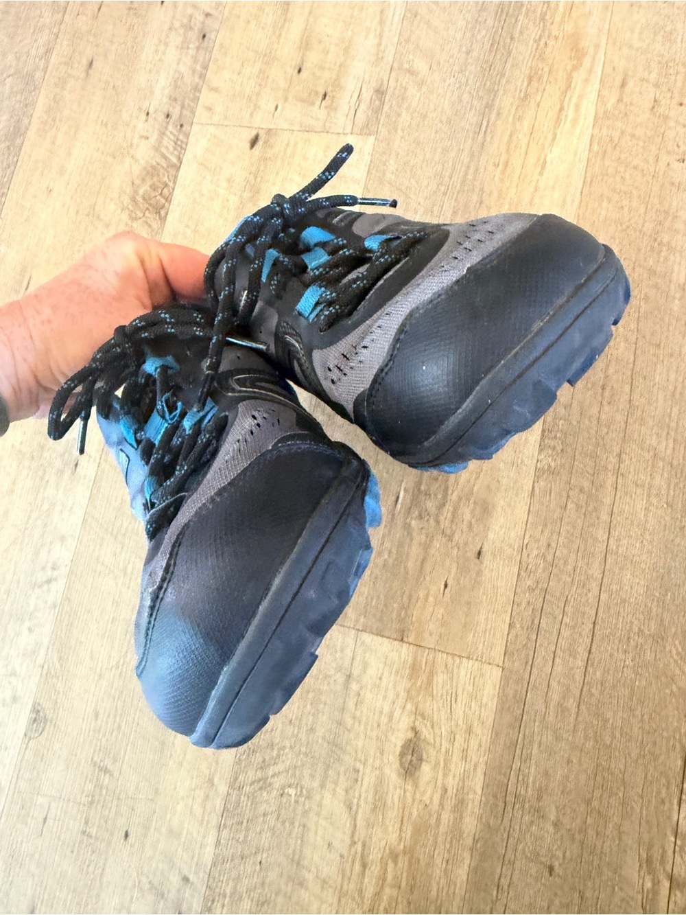Xero Shoes Women’s Mesa Trail | Dark Gray Sapphire - Picture 5 of 9